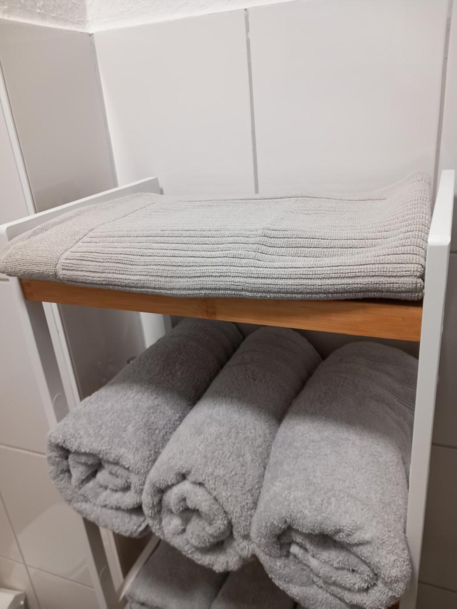City Apartment Duisburg 1#Netflix &Wlan &Kingsize Bett &Kaffee Maschine & Central & 500M Innenhafen & 2 Min U Bahn Eksteriør bilde