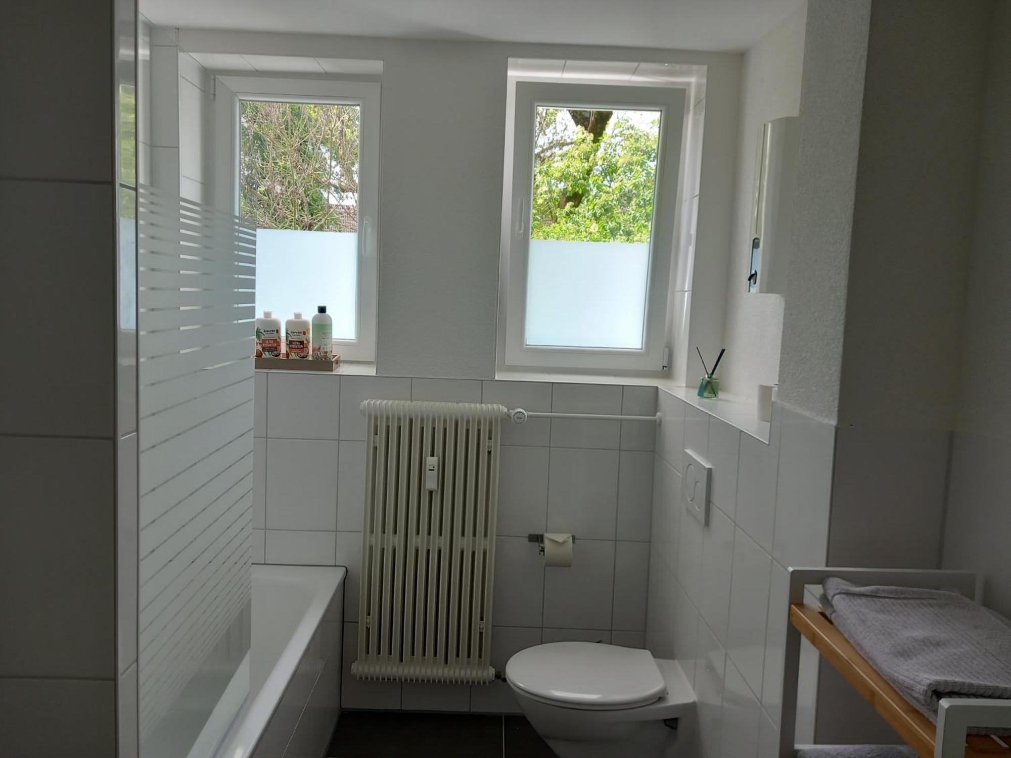 City Apartment Duisburg 1#Netflix &Wlan &Kingsize Bett &Kaffee Maschine & Central & 500M Innenhafen & 2 Min U Bahn Eksteriør bilde